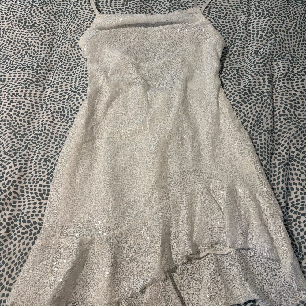 Elegant White Lace Dress with Sequins